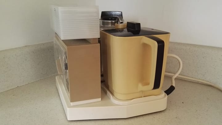 Can you swap a Noryl teasmade teapot for a china one?